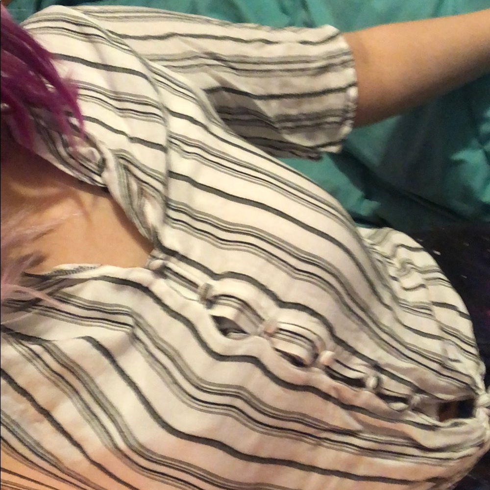 Striped short button up shirt, tied on bottom